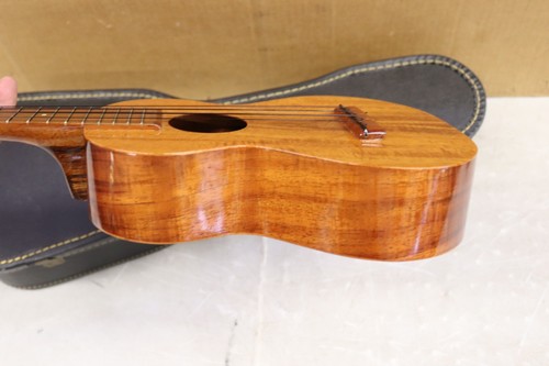 1998 Kamaka Concert Ukulele with Case - Picture 8 of 15