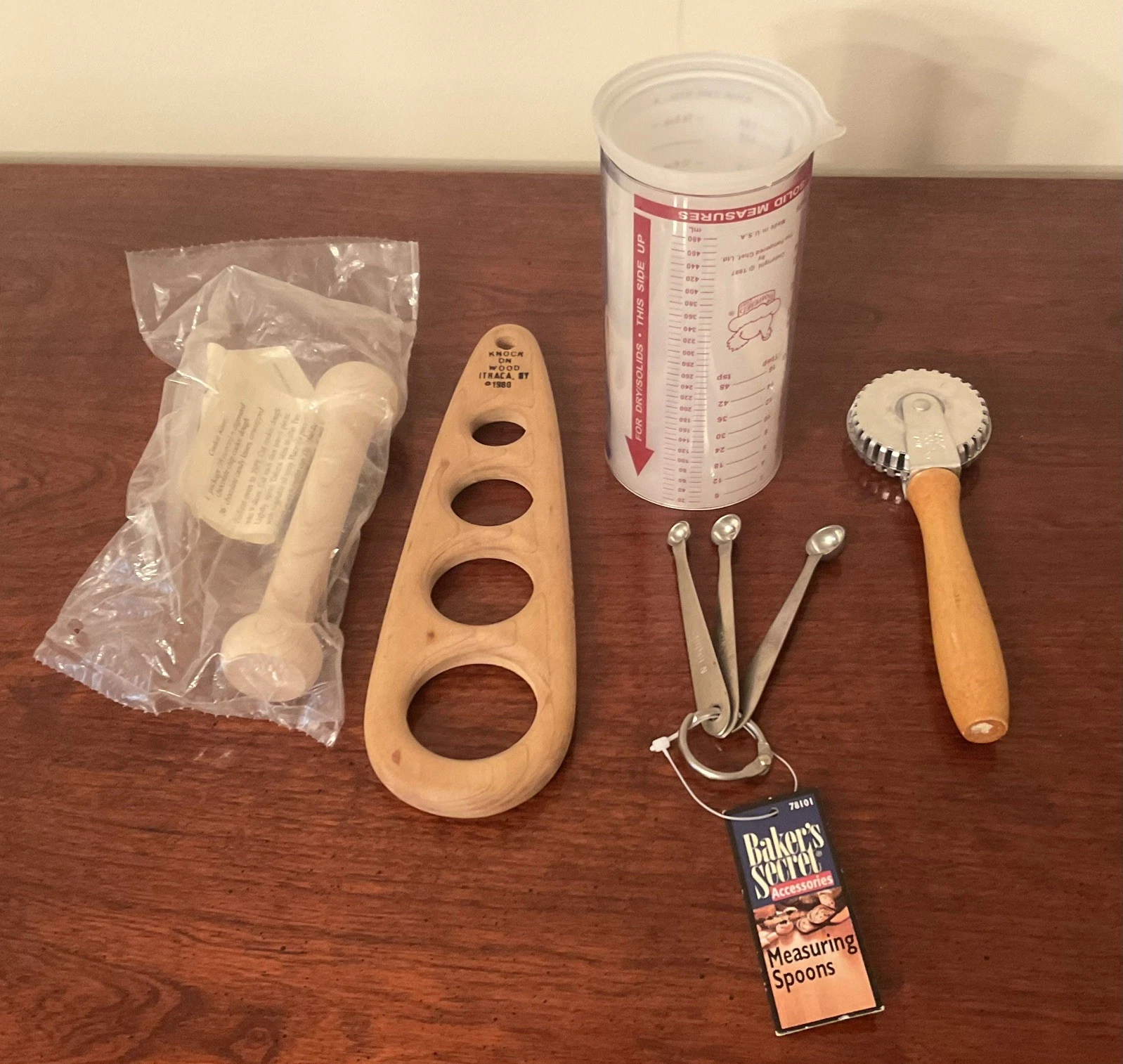 5 Kitchen Tools Pampered Chef, Baker’s Secret & Others