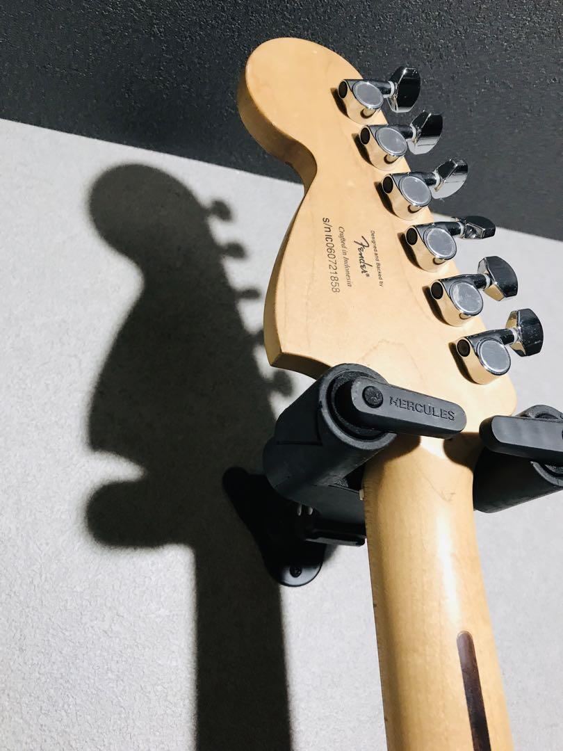 Squier Stratocaster in black Hello Kitty Design, Maintained