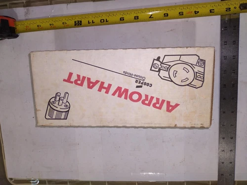 COOPER 5362C DUPLEX RECEPTABLE 20A 125V 2P 3W GRD '10 IN BOX'