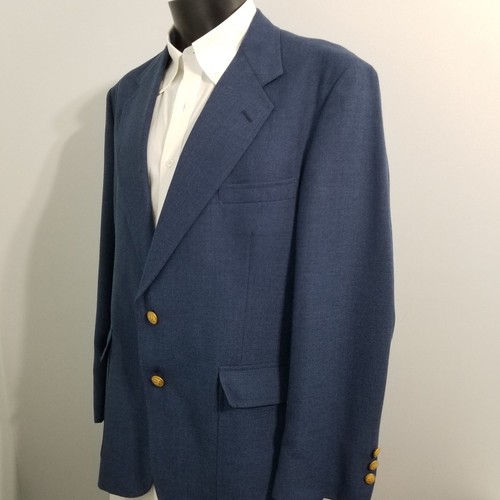 El blazer azul cruzado - Roberto Sánchez