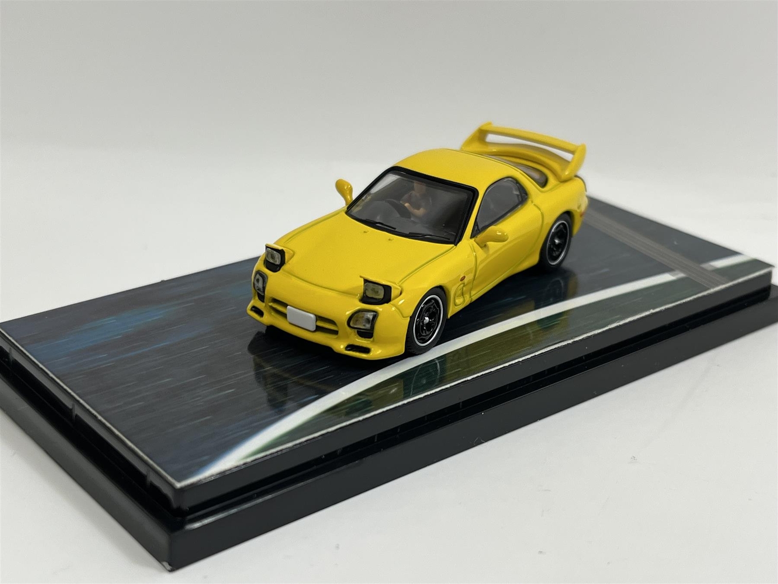 Initial D Mazda RX-7 FD3S Project D Yellow Diorama 1:64 Hobby Japan HJ66007AD