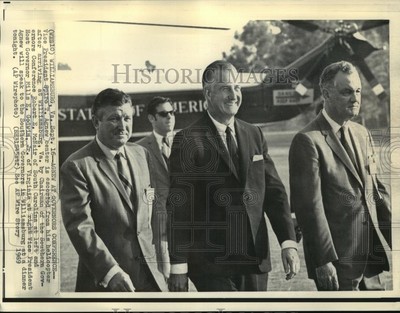 1969 Press Photo Spiro Agnew Greeted by Robert McNair & Gov. Mills Godwin Jr.