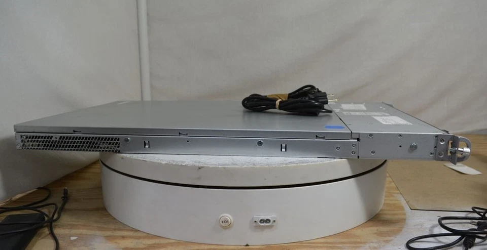 Intel R1208GZ4GC Intel Xeon E5-2620 2Ghz 32GB SEE NOTES - Image 3 of 4