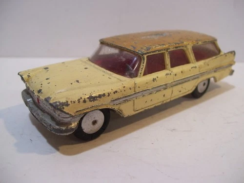 Corgi 219 Plymouth Sports Suburban - Vintage 1960s Station Wagon, Gt. Britain