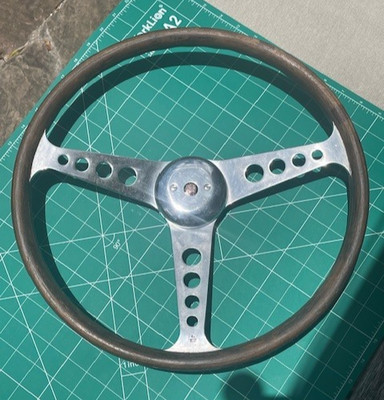 Les Leston Walsall 15'' mahogany steering wheel and Grant adaptor