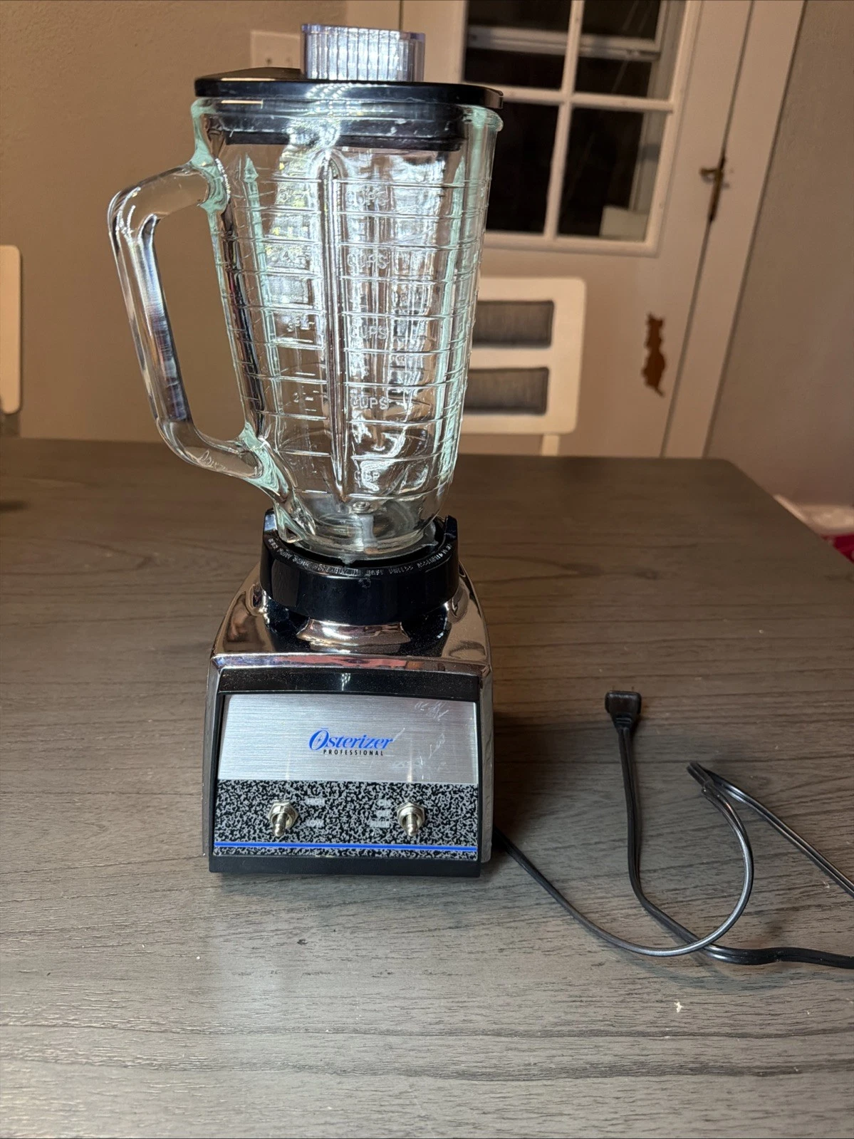 VINTAGE OSTERIZER PROFESSIONAL BLENDER BAR MIXER 460-01N CHROME & BLACK 5 CUP
Opens in a new window 