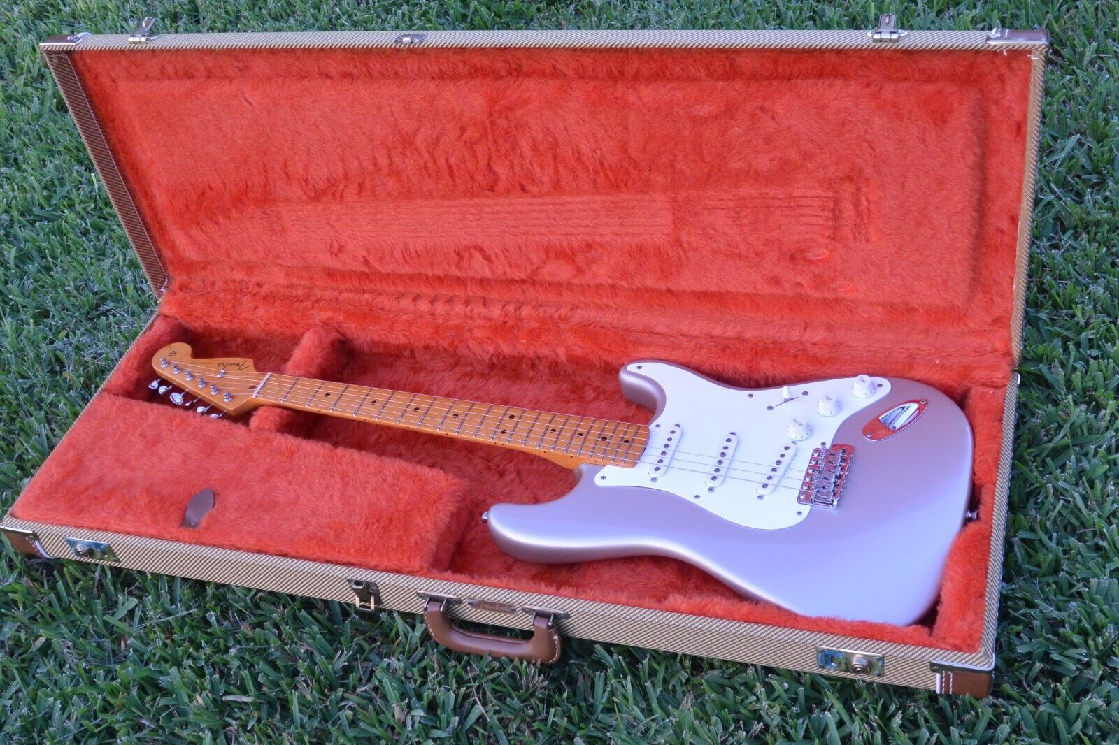 SUPER CLEAN!!! 1997 Fender USA '57 STRATOCASTER Reissue Guitar in INCA SILVER!!!