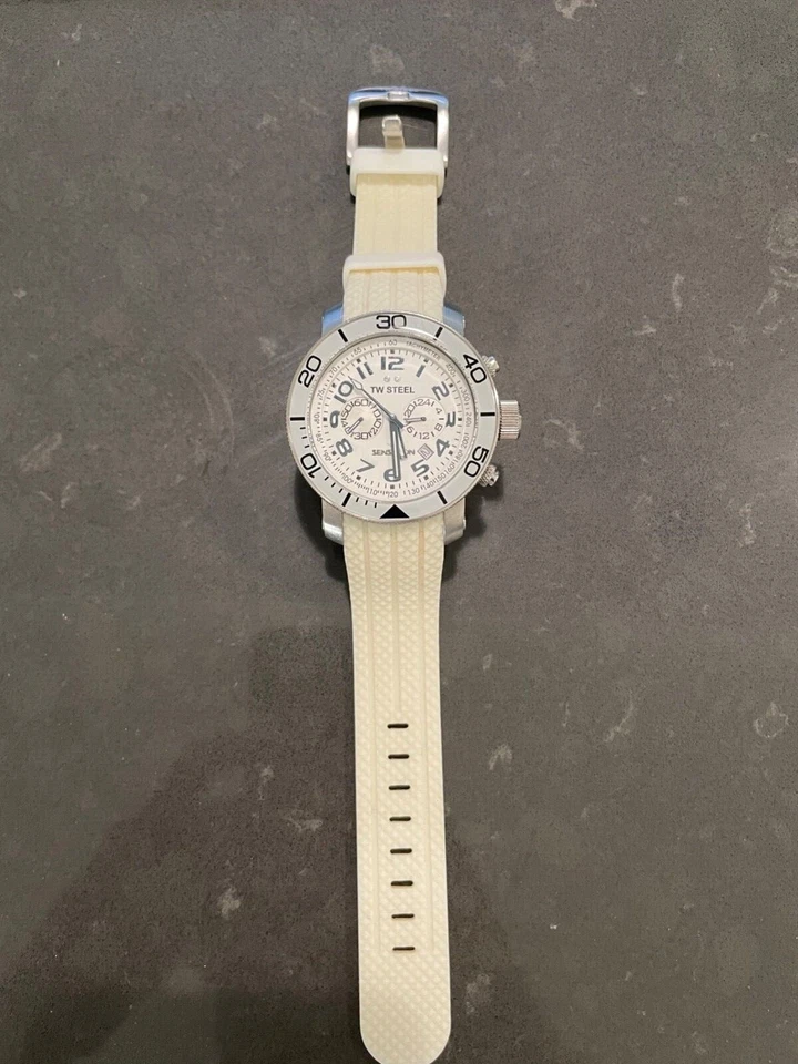 Reloj para hombre TW acero cronógrafo esfera blanca SS silicona cuarzo TW834 Foto 2 de 4