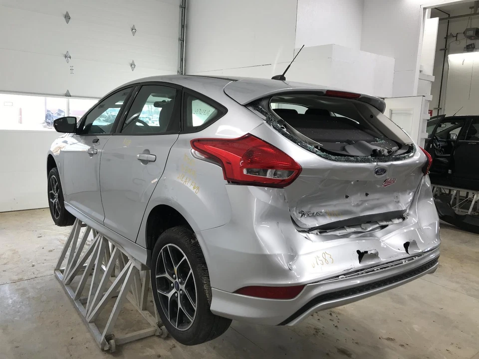 Used Wheel fits: 2016 Ford Focus 17x7 alloy 10 spoke 5 Y spoke machined face wit - Image 4 of 4