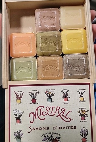Mistral Soap Set of 8 Bars Vanilla Apricot Wood Box, France