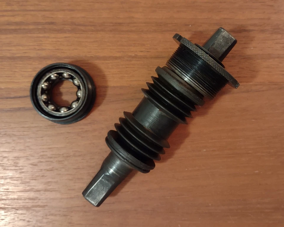 Bicicleta Antigua De Colección Ciclismo YST Soporte Inferior Cuadrado Cónico 73mmx121mm Tamaño Ciclismo Foto 3 de 4