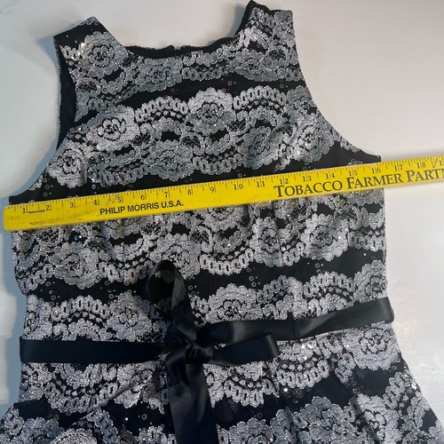 Cachet Cocktailkleid Größe 10 Fit N Flare schwarz n silber Pailletten verziert - Bild 9 von 14