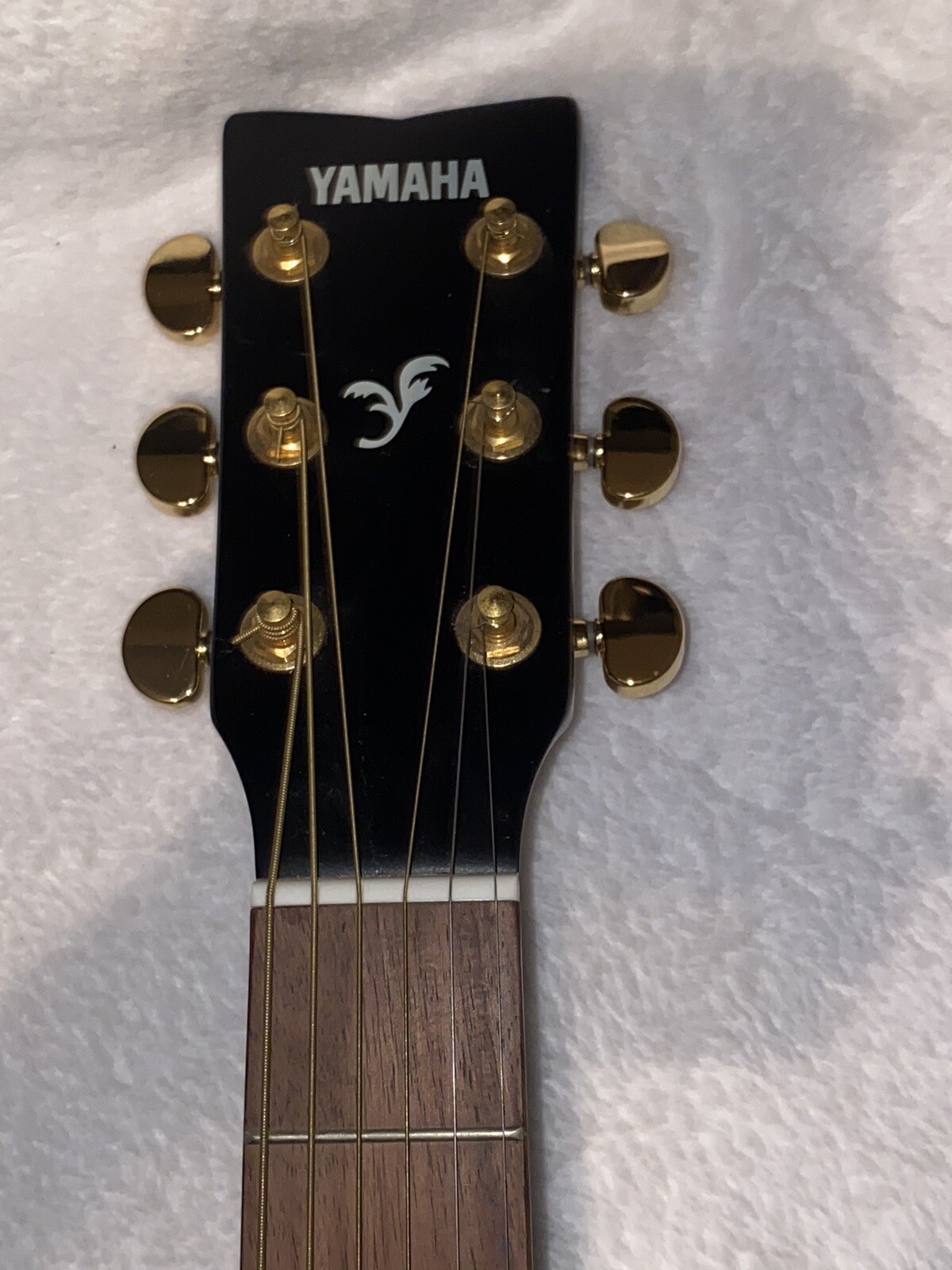 Yamaha FX335C Dreadnought AcousticElectric Guitar Black With Guitar
