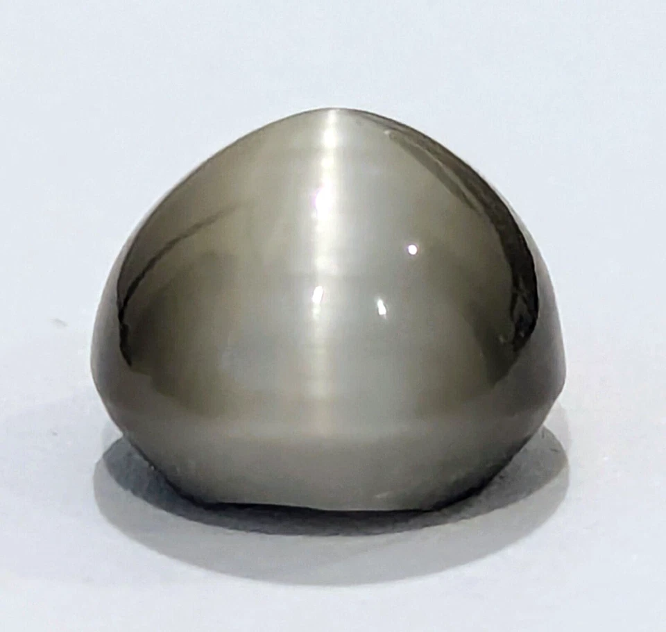 10ct Natural Cat's Eye Quartz Oval Cabochon AAA+ Loose Brazil VIDEO - Image 2 of 3