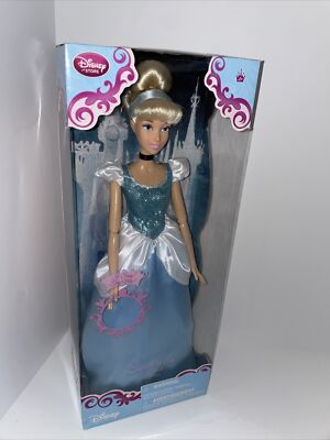 Disney Store Exclusive Singing Doll “CINDERELLA” 2011 FIrst