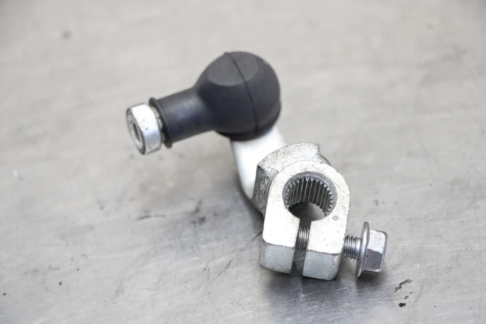 04-09 YAMAHA FZ6 Shifter Linkage Knuckle - Image 2 of 4