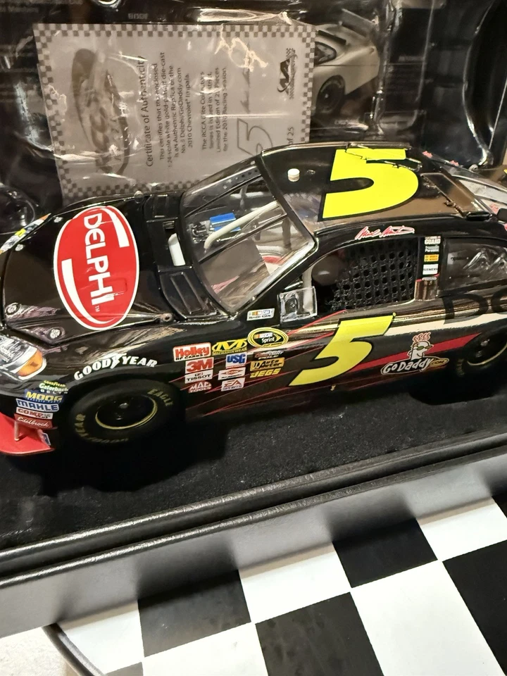 RARE* Mark Martin WHITE GOLD FINISH ELITE #5 DELPHI 2010 1/24 Nascar Diecast - Image 3 of 4