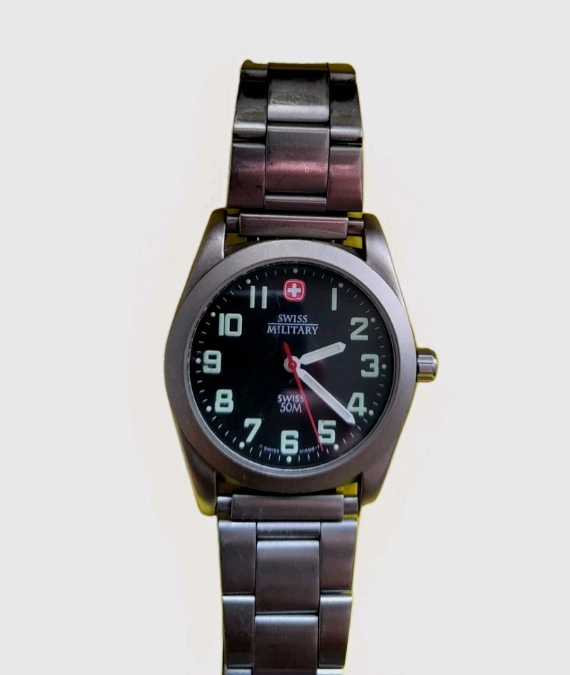 Reloj militar suizo, Wenger, coleccionable del ejército suizo que podrías usar a diario Foto 3 de 4