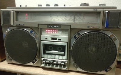 Gehtoblaster Hi Fi  Stereo Sound System Crown CSC 950L 4 Band Radiorecorder