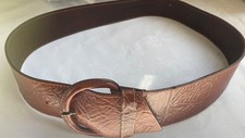 VINTAGE SZ M BANANA REPUBLIC CURVED GENUINE BROWN LEATHER BELT