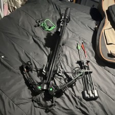 CenterPoint Patriot 425 Compound Crossbow Black/Green with Scope & BackpackCase