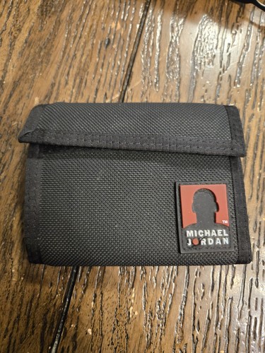 Vintage Michael Jordan Geldbörse mit Brieftasche. Alle Reißverschlüsse usw funktionieren.  - Bild 1 von 3
