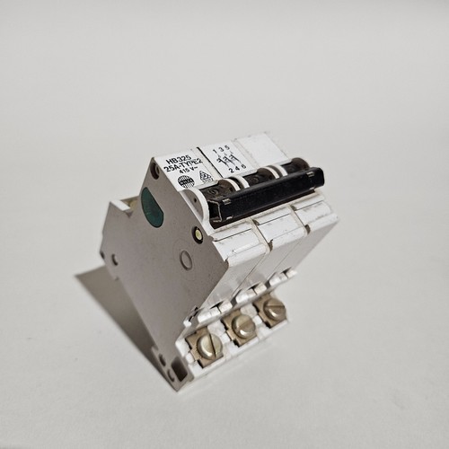 WYLEX HB325 - 25 Amp 3 Polos MCB - Disyuntor Serie HB - NUEVO - Imagen 3 de 5