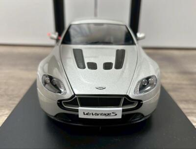 ミニカー AUTOart Aston Martin V12 Vantage 1:18 AUTOart 1:18 Aston Martin Vantage V12 Red 2010 – DiecastTalk