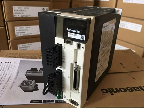 One New Panasonic MDDHT3530E Servo Driver - Picture 2 of 4