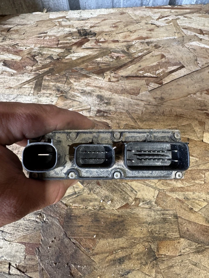 Módulo de control de bujía incandescente Ford 6.7 F250 F350 2011-15 0281003102 Foto 2 de 4