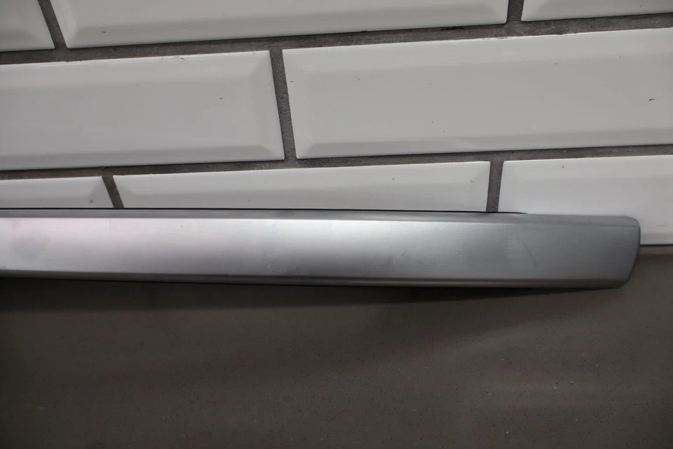 2003 - 2006 雪佛兰 SSR 右侧乘客内门把手缎面银色装饰 — 第 3/4 张图片