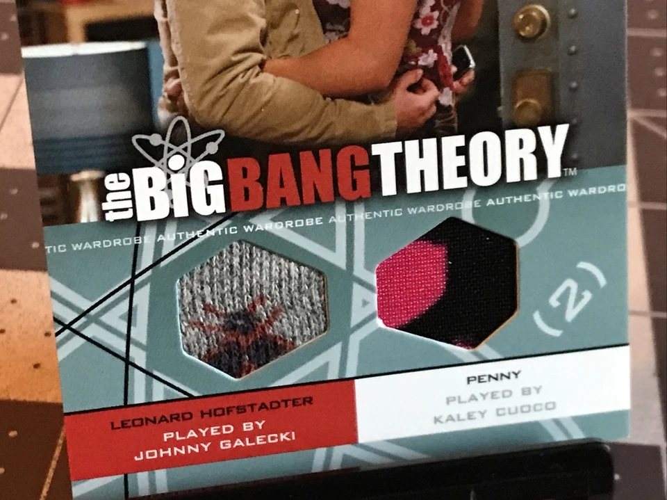 Tarjeta de armario doble auténtica Leonard Penny 2012 Cryptozoic Big Bang Theory Foto 2 de 4