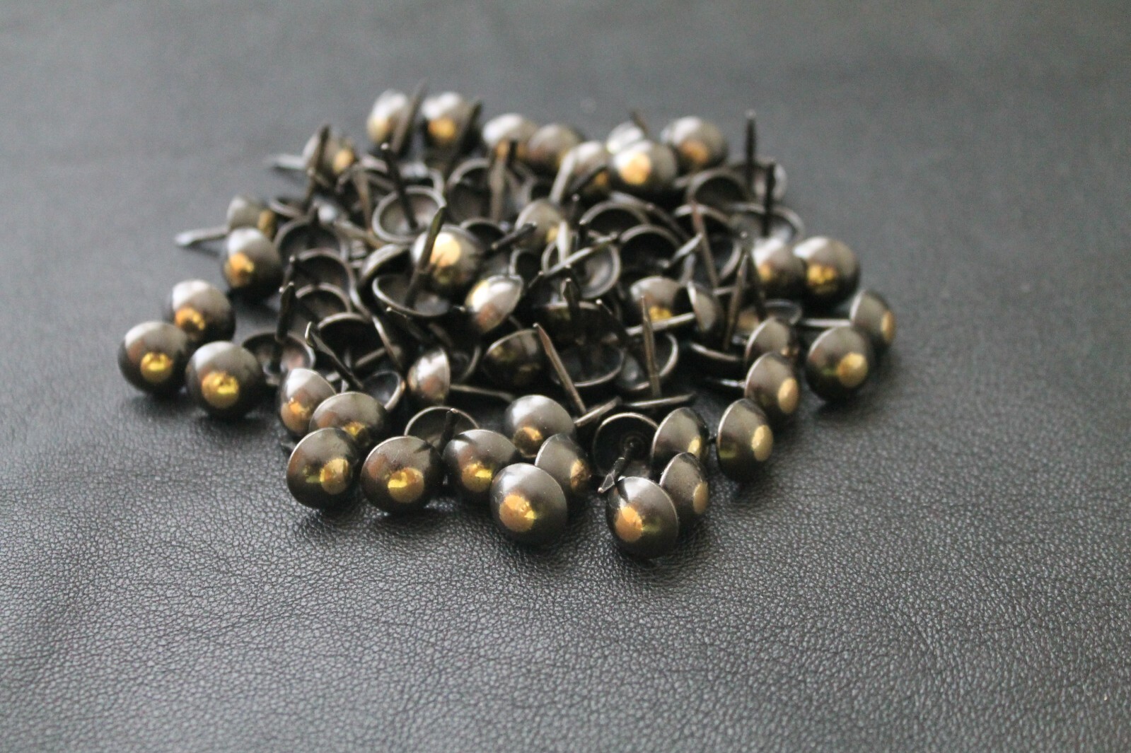 MroMax Polsternägel 35 Stück - Dekorative Metallstifte Für Möbel & DIY