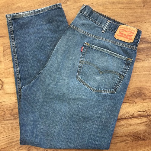 Levis Mens 50 x 32 Distressed 550 Blue 