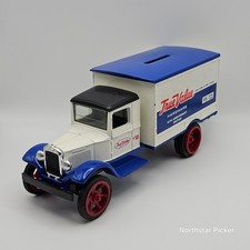 VTG 1991 ERTL 1931 Hawkeye Delivery Truck True Value Hardware White/Blue Bank