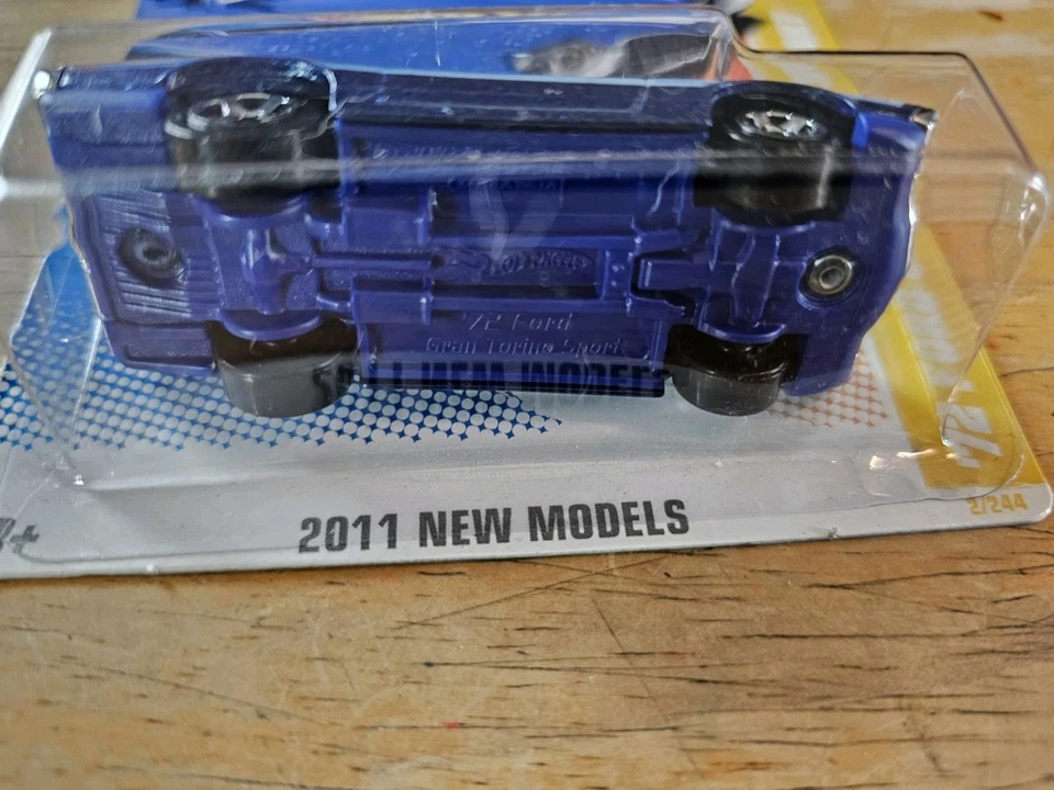 Hot Wheels '72 Ford Gran Torino Sport, Blue; 2011 New Models Series 2/50 - Image 3 of 4