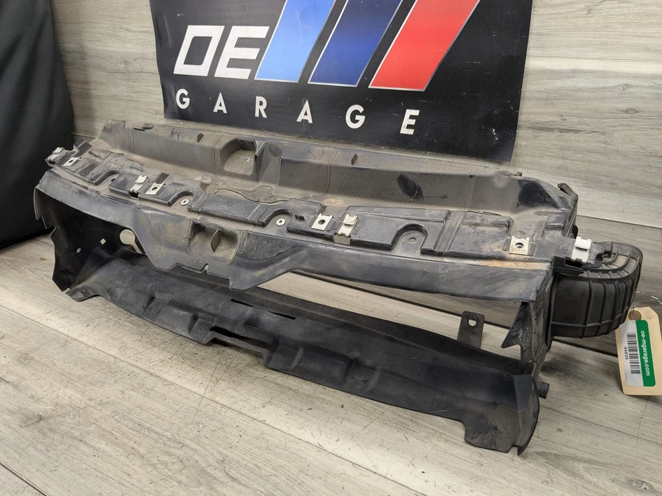 Soporte guía conducto de aire radiador superior delantero 12-18 OEM BMW F30 328 330 335 340 Foto 3 de 4