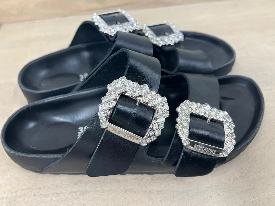 Sandália Manolo Blahnik Birkenstock Arizona fivela de cristal pulseira de couro preto 38 - Imagem 2 de 4
