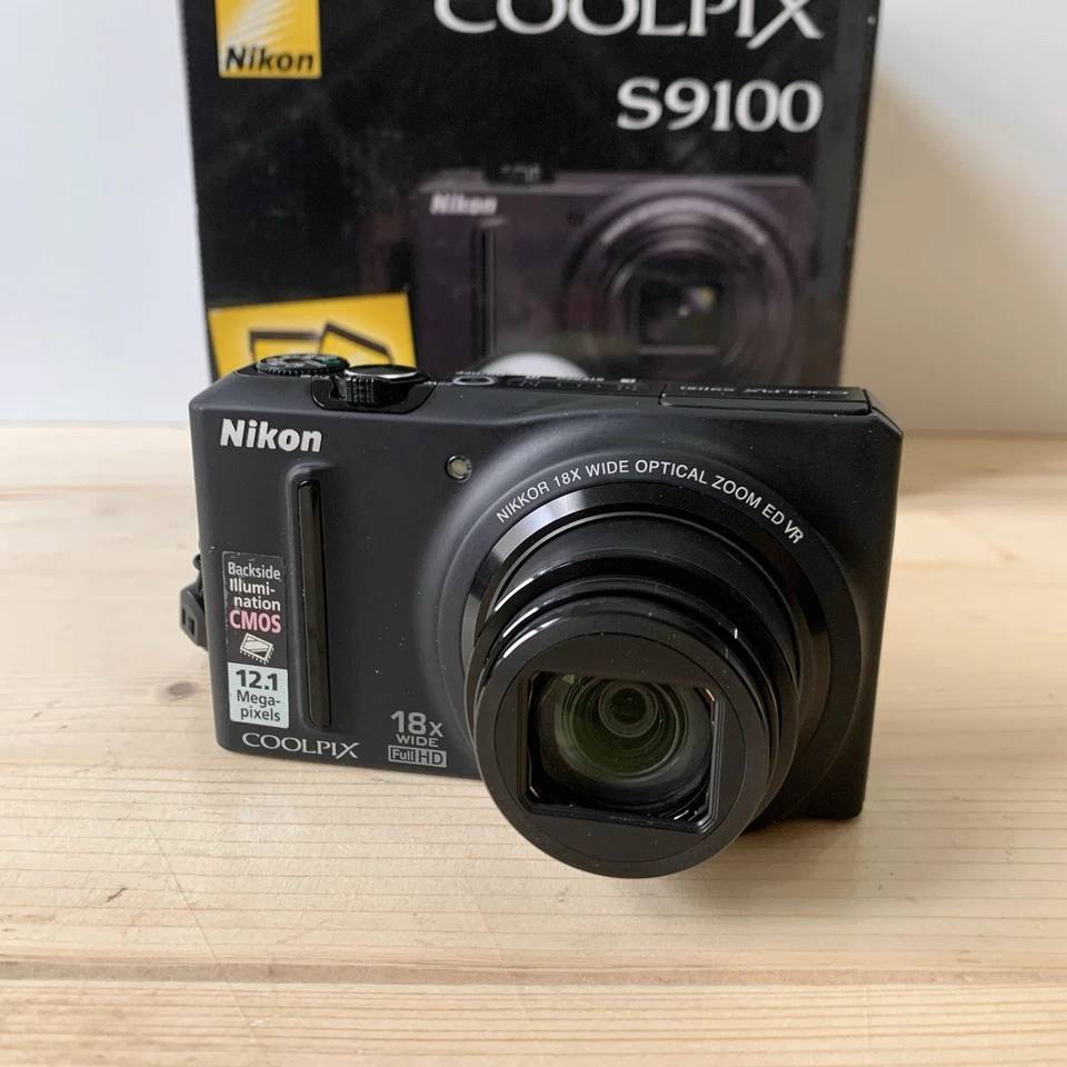 Fotocamera digitale compatta Nikon Coolpix S9100 12.1 MP 18x zoom ottico Full HD - Immagine 2 di 4