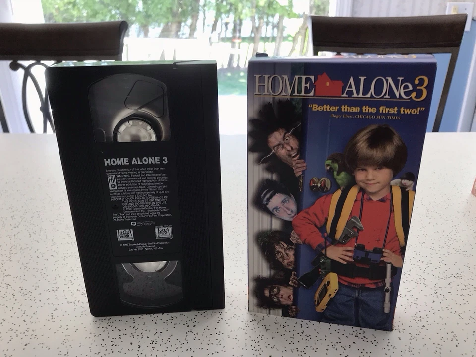 Home Alone 3 VHS 20th Century Fox 1997 Rated PG VG Condition - Image 3 of 4