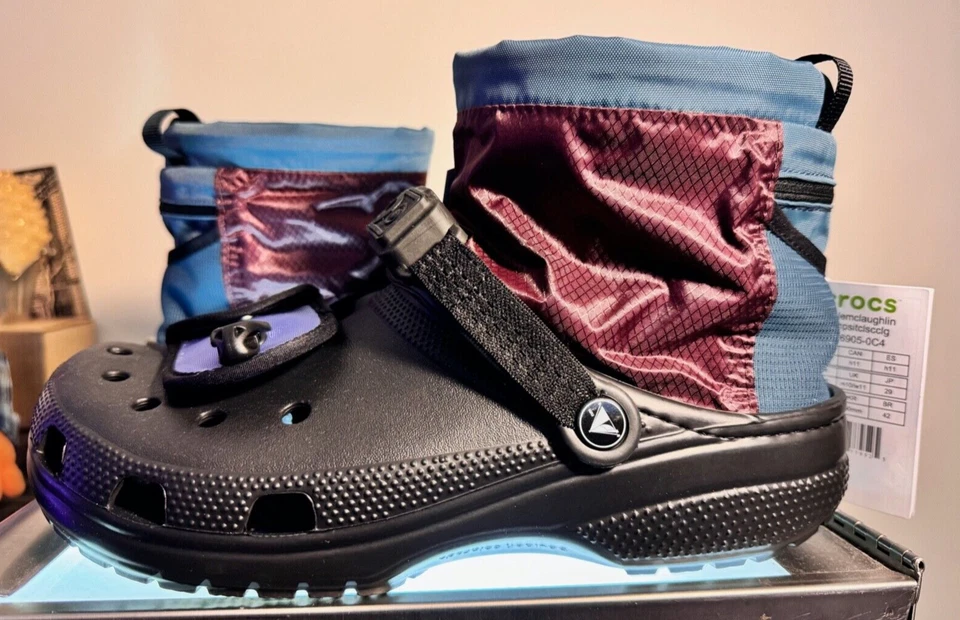 Bota utilitaria Crocs con linterna y accesorio de camping Jibbitz nueva con etiquetas M11 Foto 2 de 4