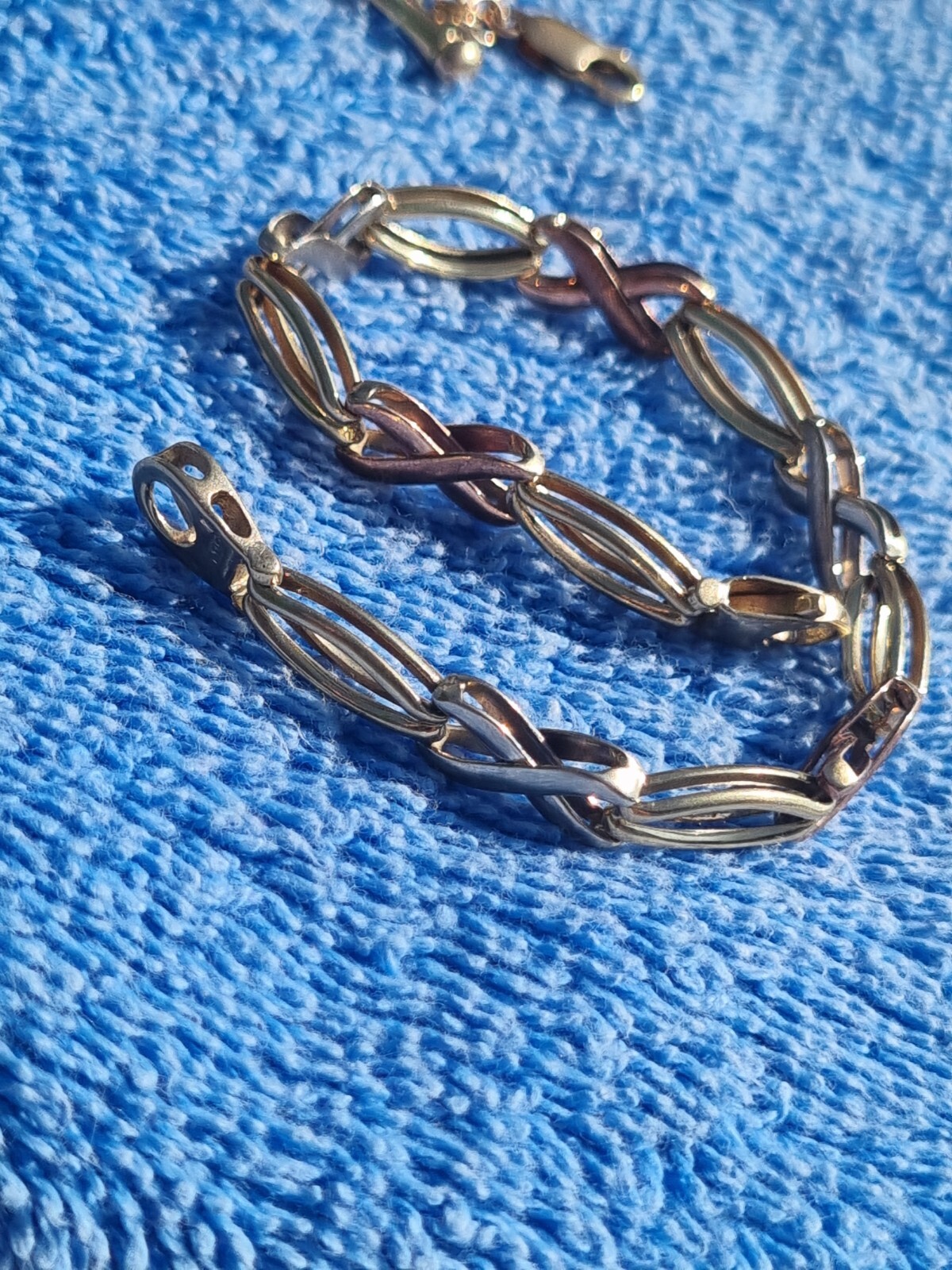 9ct gold 3 colour rose,yellow & white gold unusual chunky bracelet vgc