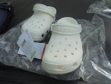 New Crocs Classic Clog Men's 4 Women's 6 White
