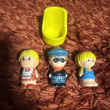 1975 1976 Kenner Tree Tots Family House - 3 Figures Boy Girl & RARE Masked Child