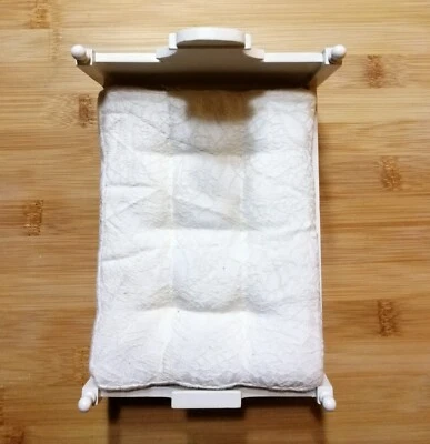 DEL PRADO Bett, 1:12 Puppenbett, DelPrado, Puppenstube, Doppelbett, Puppenhaus, Holz b