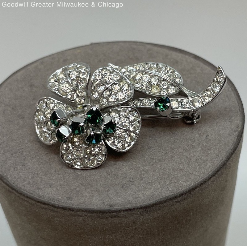 Austrian Crystal Silver Tone Flower Brooch 10g