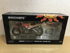 Minichamps Ducati Desmosedici Gp11 Ducati Team N 46 Motogp Showbike 2011 Valentino Rossi 1:12 122100146