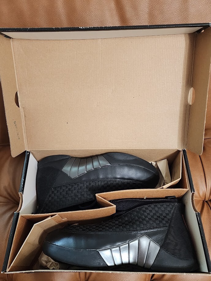 Air Jordan 15 XV OG Black Varsity Red - Sz 9.5 (136029-061 Air Jordan 15 XV OG Black Varsity Red - Sz 9.5 (136029-061
