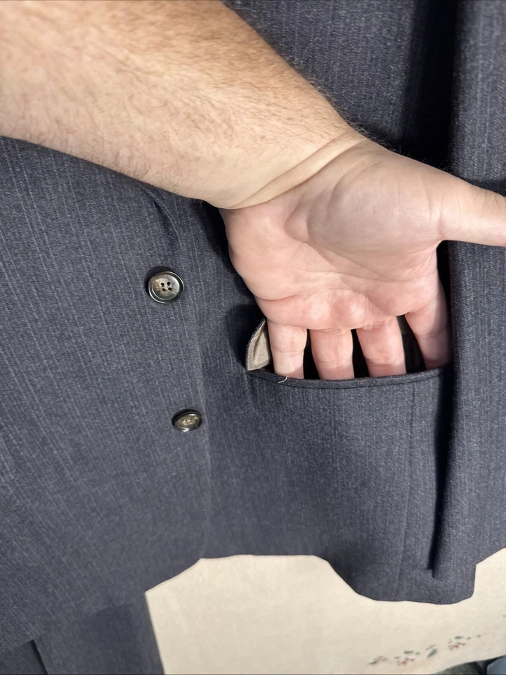 Terno masculino Giorgio Sant' Angelo 42R listrado cinza escuro 2 peças 37x32 100% lã - Imagem 4 de 4